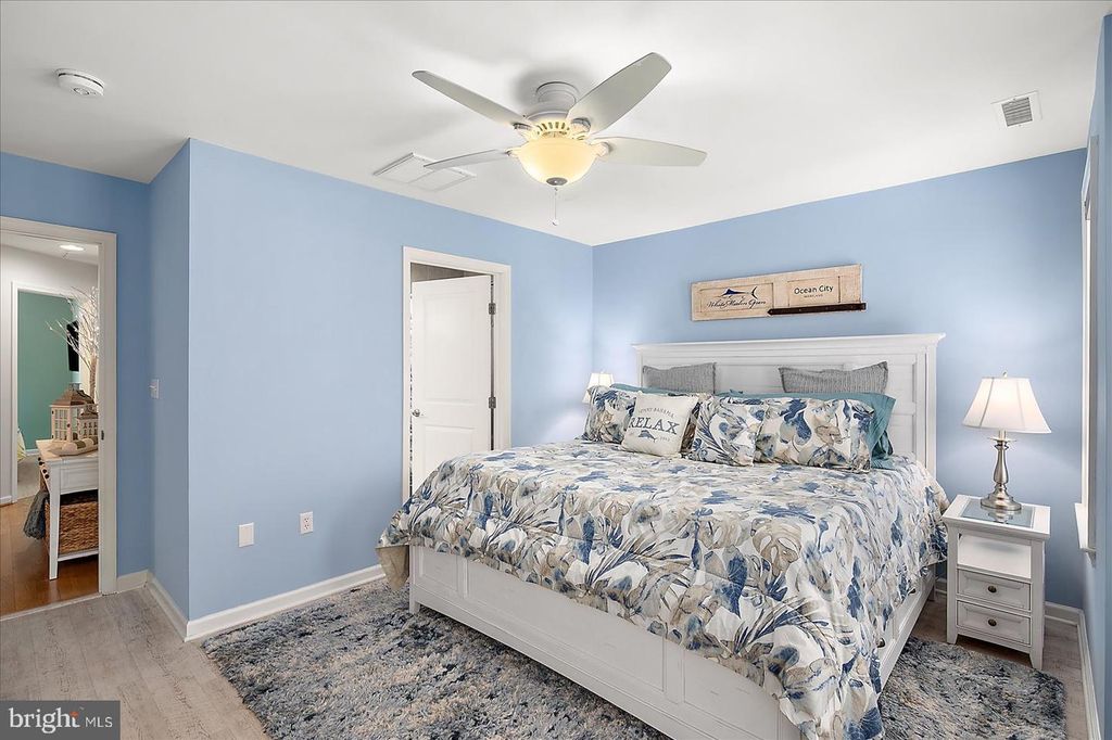 Image 19 of property listing at 208 7TH ST #2, Ocean City, MD 21842