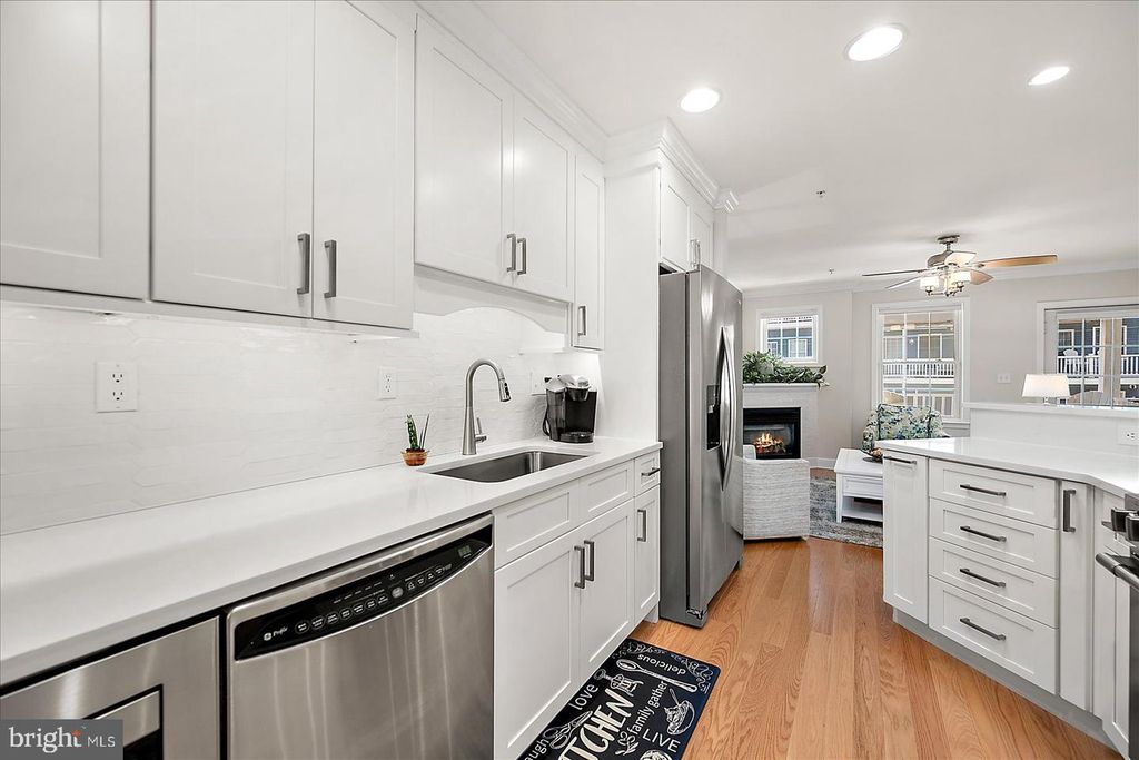 Image 20 of property listing at 208 7TH ST #2, Ocean City, MD 21842