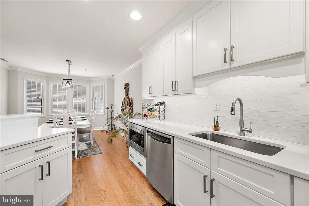 Image 21 of property listing at 208 7TH ST #2, Ocean City, MD 21842