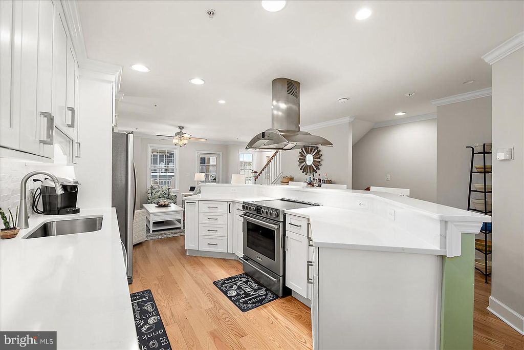 Image 24 of property listing at 208 7TH ST #2, Ocean City, MD 21842
