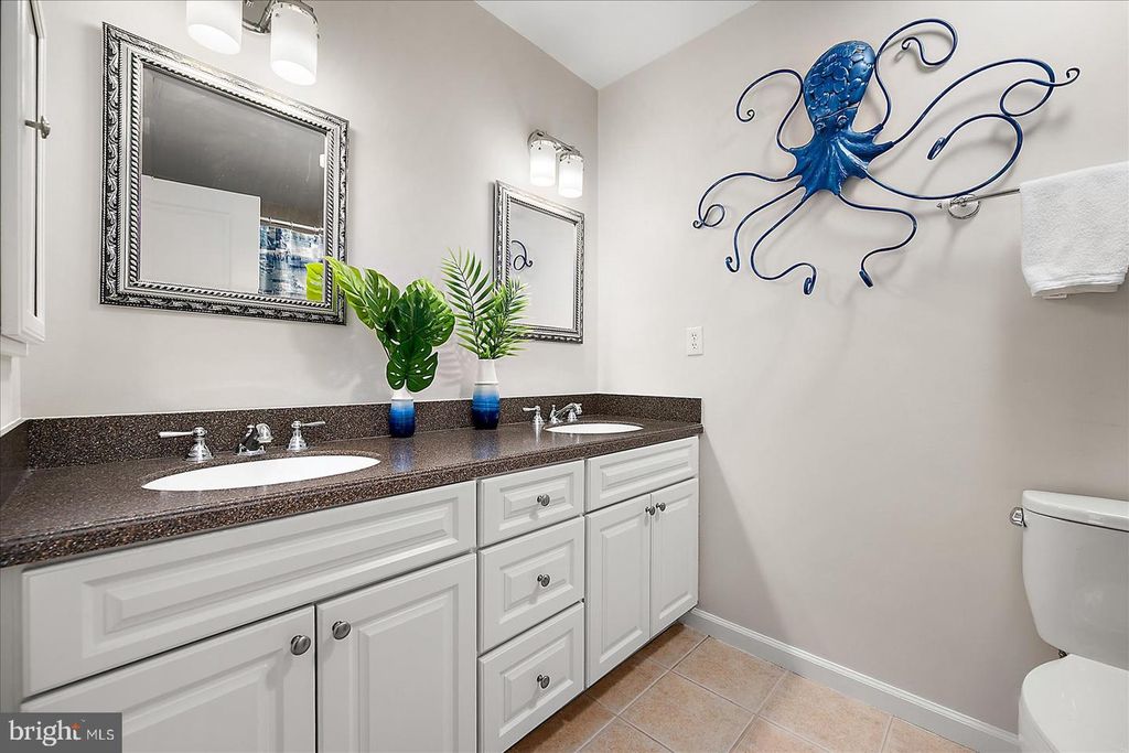 Image 30 of property listing at 208 7TH ST #2, Ocean City, MD 21842