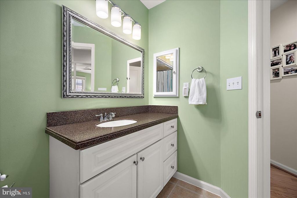 Image 35 of property listing at 208 7TH ST #2, Ocean City, MD 21842