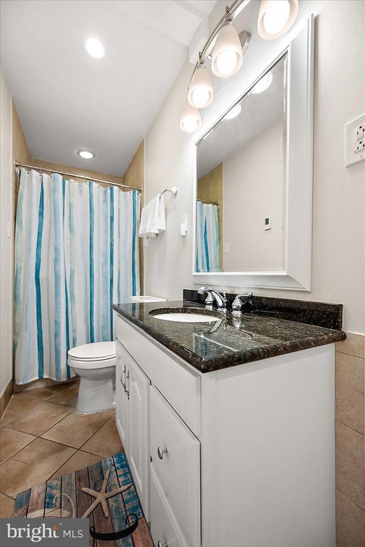 Image 39 of property listing at 208 7TH ST #2, Ocean City, MD 21842