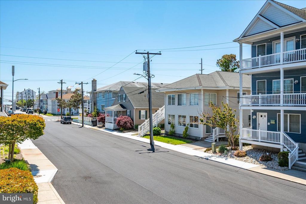 Image 57 of property listing at 208 7TH ST #2, Ocean City, MD 21842
