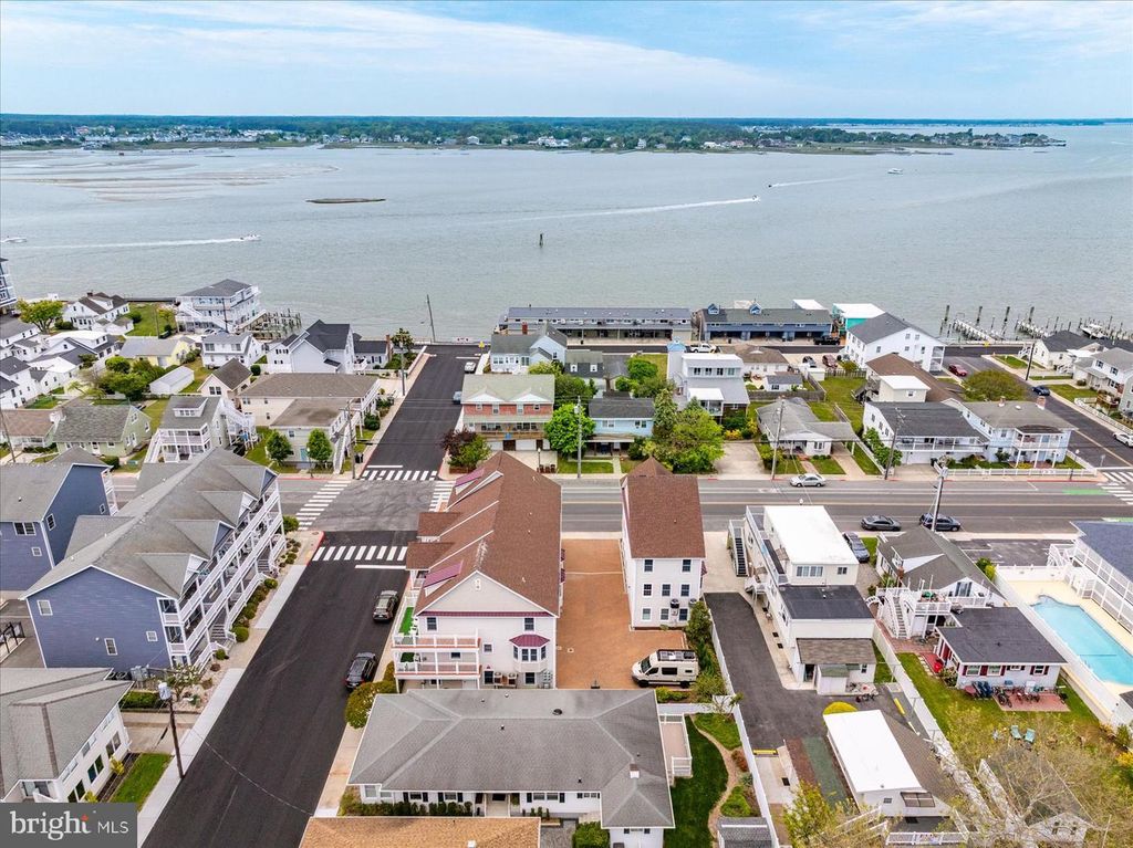 Image 74 of property listing at 208 7TH ST #2, Ocean City, MD 21842