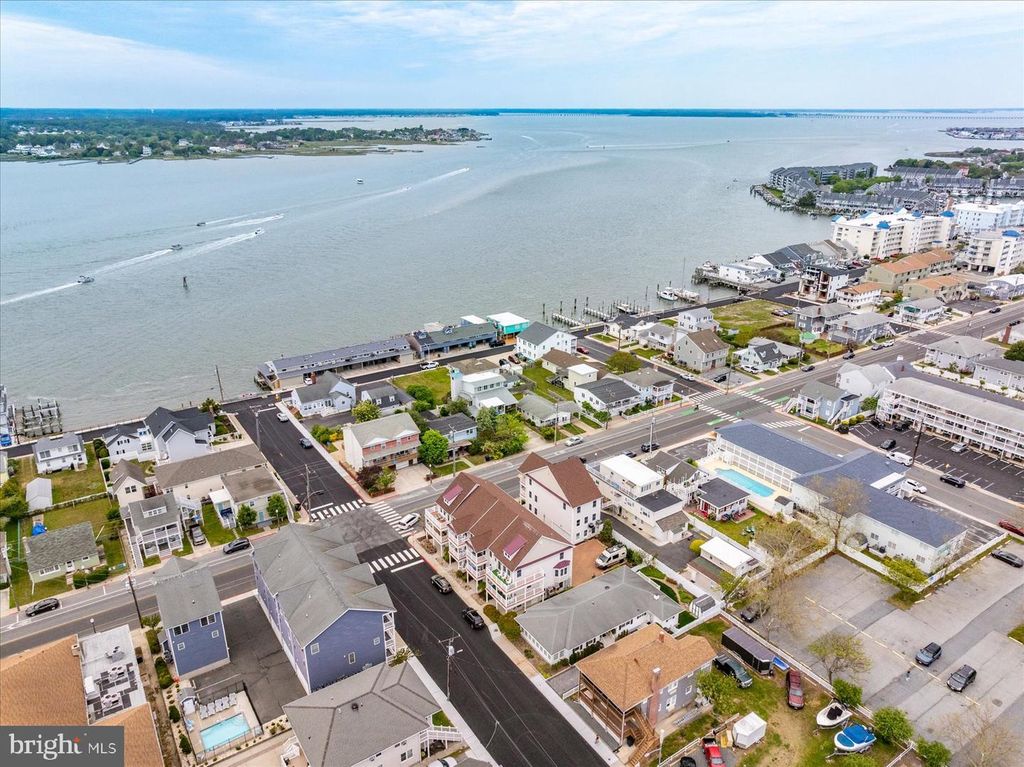 Image 79 of property listing at 208 7TH ST #2, Ocean City, MD 21842