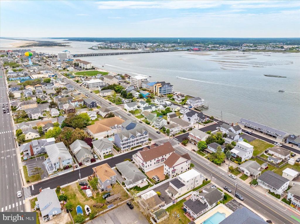 Image 88 of property listing at 208 7TH ST #2, Ocean City, MD 21842