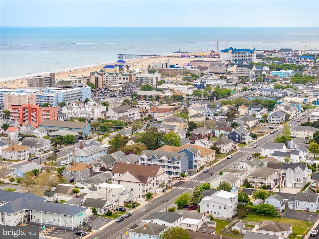 Image 90 of property listing at 208 7TH ST #2, Ocean City, MD 21842