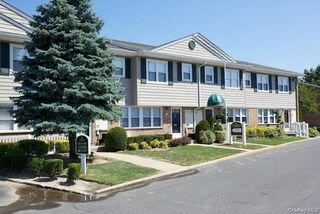 1355 Roanoke Avenue 8b, Riverhead, NY 11901