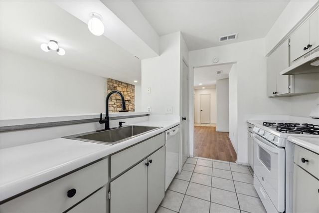 807 Castle Ridge RD A, Austin, TX 78746