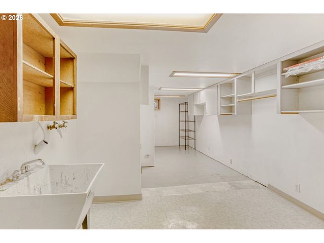 17741 Se Marie St, Portland, OR 97236