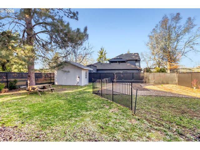 17741 Se Marie St, Portland, OR 97236