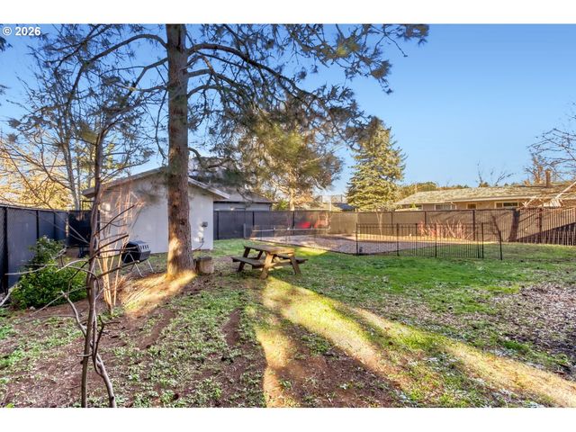 17741 Se Marie St, Portland, OR 97236