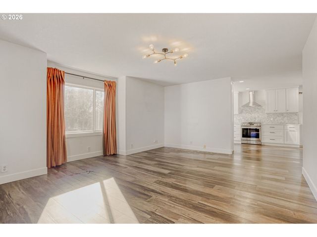 17741 Se Marie St, Portland, OR 97236