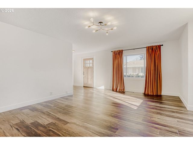 17741 Se Marie St, Portland, OR 97236