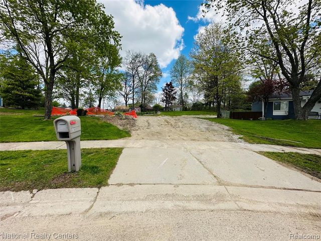 931 Norchester Street, South Lyon, MI 48178