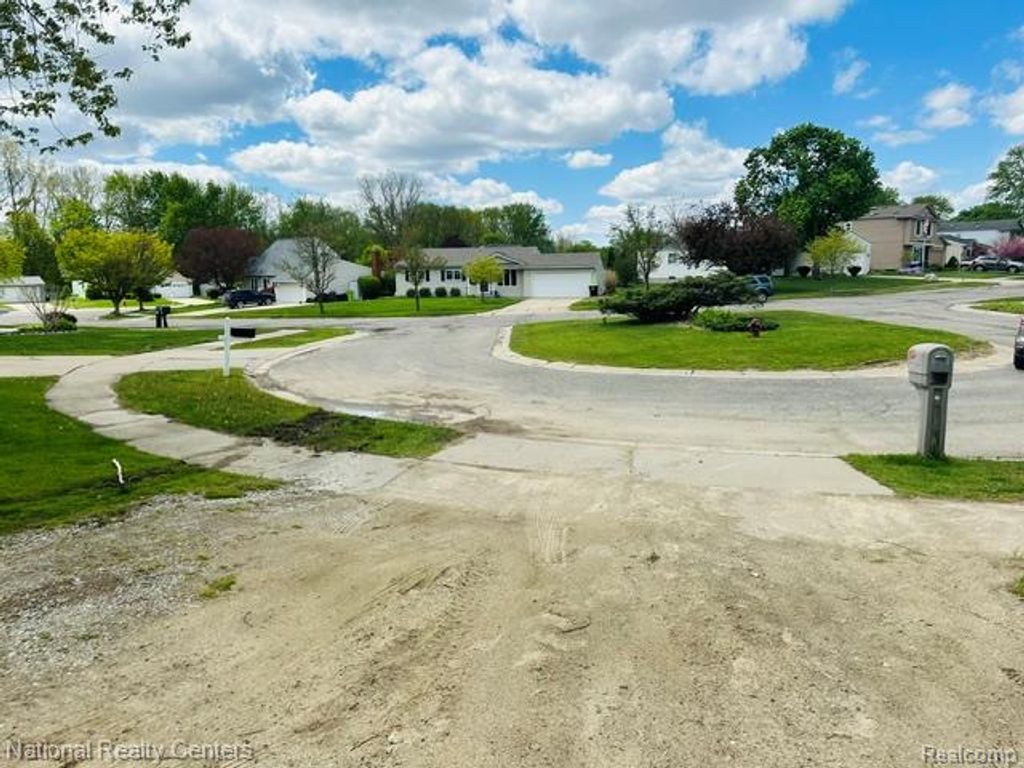 931 Norchester Street, South Lyon, MI 48178