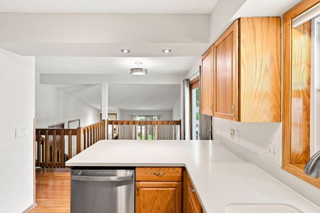 6512 Gray Fox Curve, Chanhassen, MN 55317