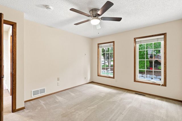 6512 Gray Fox Curve, Chanhassen, MN 55317