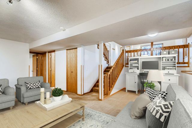 6512 Gray Fox Curve, Chanhassen, MN 55317