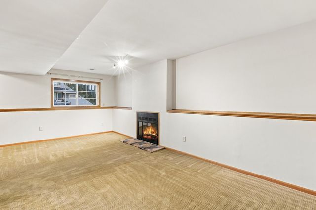 6512 Gray Fox Curve, Chanhassen, MN 55317