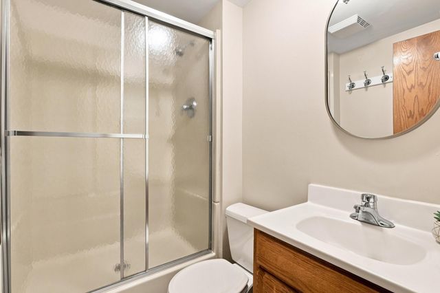 6512 Gray Fox Curve, Chanhassen, MN 55317
