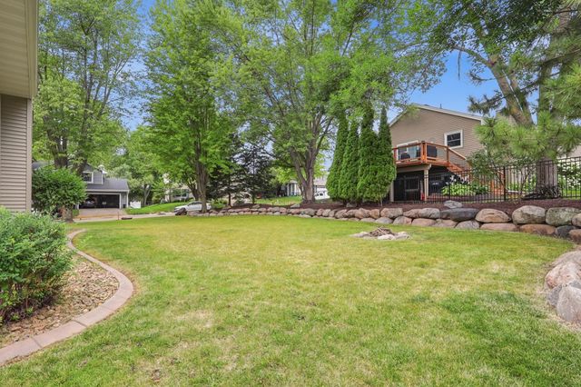 6512 Gray Fox Curve, Chanhassen, MN 55317
