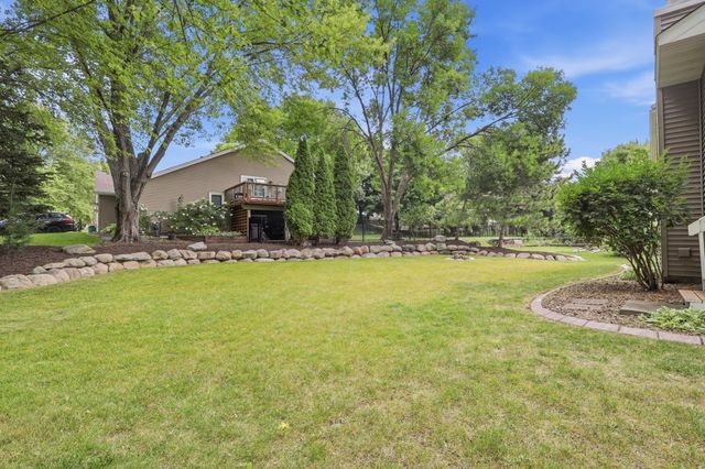6512 Gray Fox Curve, Chanhassen, MN 55317