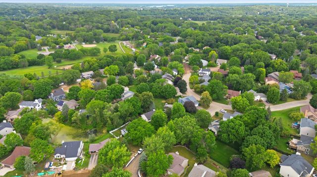 6512 Gray Fox Curve, Chanhassen, MN 55317