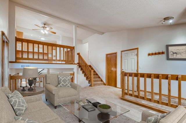 6512 Gray Fox Curve, Chanhassen, MN 55317