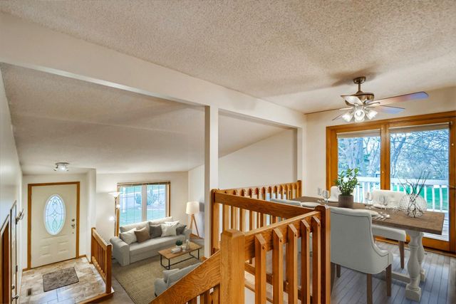 6512 Gray Fox Curve, Chanhassen, MN 55317