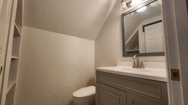 723 Fox River Road, Valparaiso, IN 46385