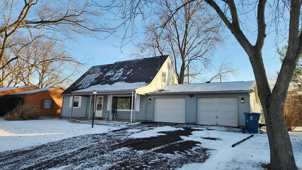 723 Fox River Road, Valparaiso, IN 46385