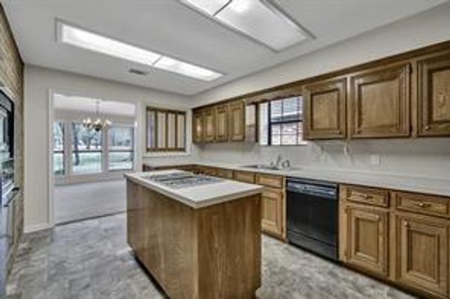 109 Hiwon Drive, Conroe, TX 77304