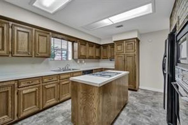 109 Hiwon Drive, Conroe, TX 77304