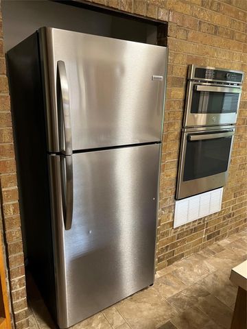 109 Hiwon Drive, Conroe, TX 77304