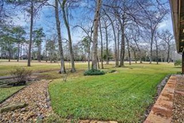 109 Hiwon Drive, Conroe, TX 77304