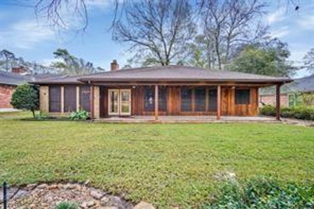 109 Hiwon Drive, Conroe, TX 77304