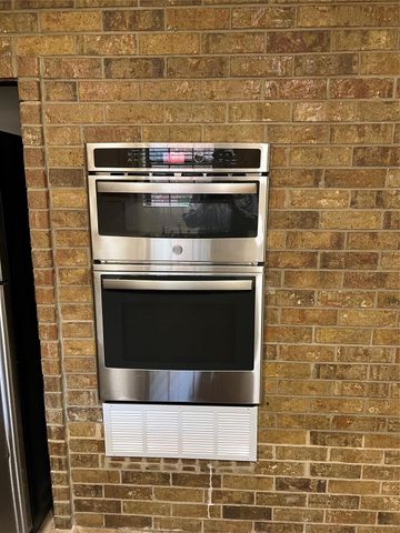 109 Hiwon Drive, Conroe, TX 77304