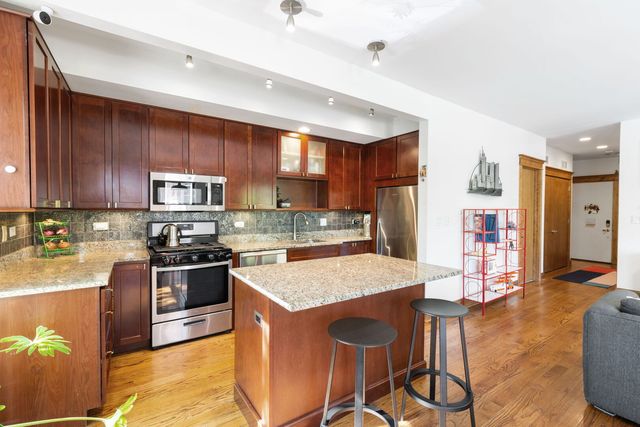 1803 W HURON Street 2, Chicago, IL 60622