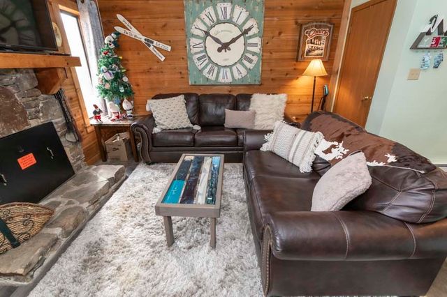 2803 Swiss Mountain Dr, Seven Springs Resort, PA 15622