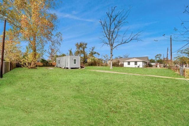 9325 Grady Street, Houston, TX 77016