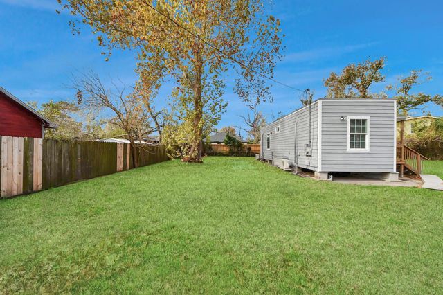 9325 Grady Street, Houston, TX 77016