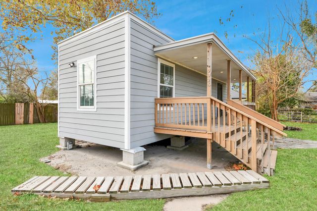 9325 Grady Street, Houston, TX 77016