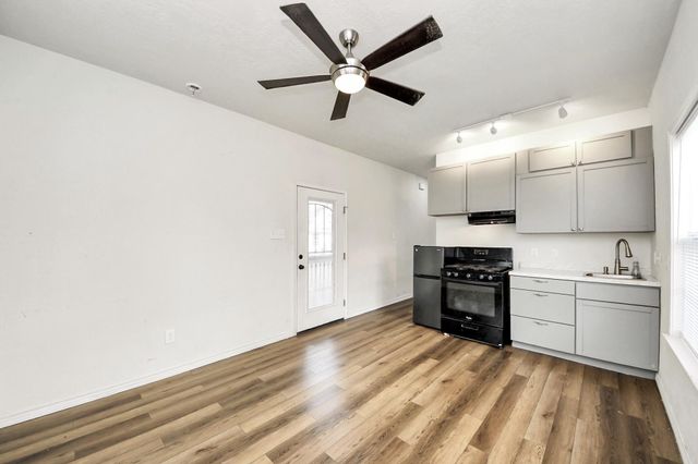 9325 Grady Street, Houston, TX 77016