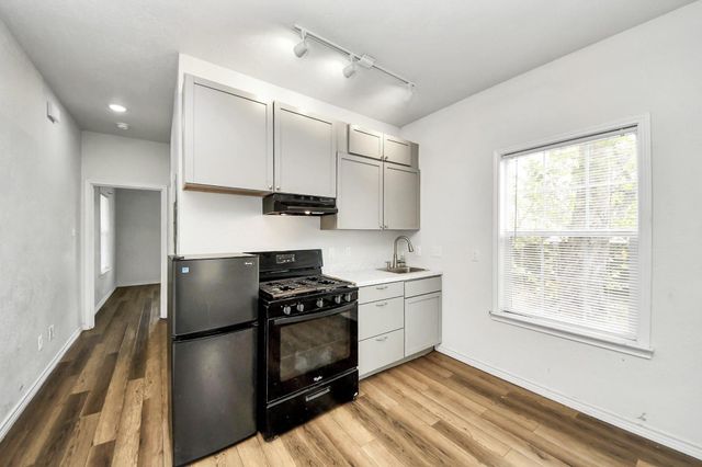 9325 Grady Street, Houston, TX 77016