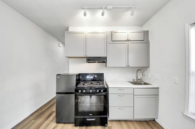 9325 Grady Street, Houston, TX 77016