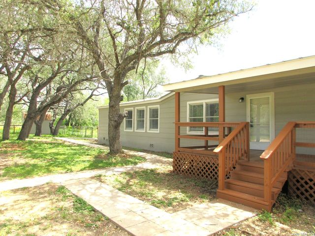 204 County Road 7725, Natalia, TX 78059