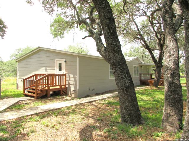 204 County Road 7725, Natalia, TX 78059
