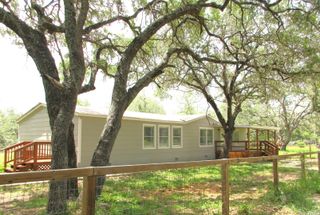 204 County Road 7725, Natalia, TX 78059